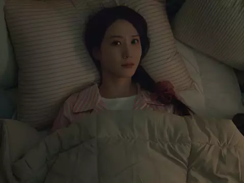 Park Eun-vin em Spooky in Love (Reprodução)