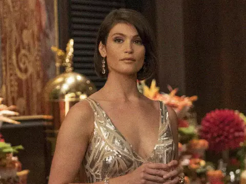 Gemma Arterton diz que diretor a pressionou a gravar cena de sexo