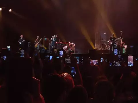 14.11.2023 - Alanis Morissette durante show no Allianz Parque, em São Paulo (Caio Coletti/Omelete)