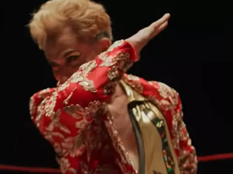 Gael García Bernal em Cassandro (Reprodução)