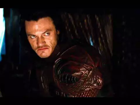 Drácula - A História Nunca Contada | Vampiro luta com espada em novo vídeo