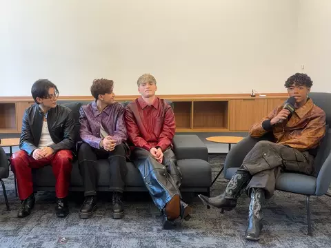 Santos Bravos durante entrevista com o Omelete (Omelete)