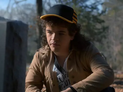 Foto de Gaten Matarazzo como Dustin em Stranger Things/Netflix/Reprodução