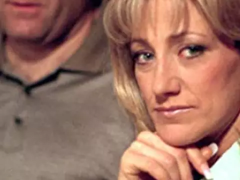 Edie Falco como Carmela Soprano em Família Soprano (Reprodução)