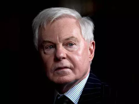 Belas Maldições | Derek Jacobi é confirmado no elenco
