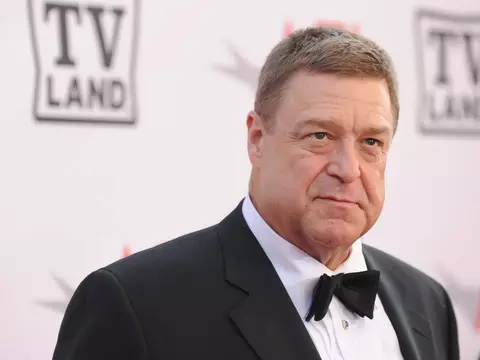 Plantão Omelete | John Goodman em Patriots Day e Ellar Coltrane no filme de Barack Obama