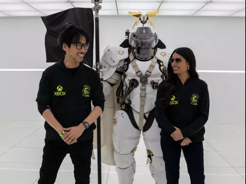 Physint | Hideo Kojima aparece junto al CEO de Xbox tras su salida de PlayStation.
