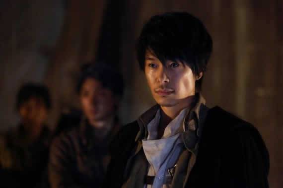 Ataque dos Titãs  Filme com atores é mais decepcionante de 2015 no Japão
