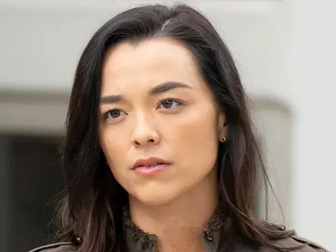 Midori Francis, como Mika Yasuda, em Grey's Anatomy