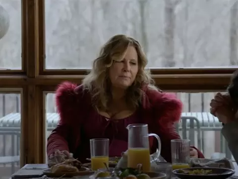 Riff Raff | Comédia com Jennifer Coolidge, Bill Murray e Ed Harris ganha trailer