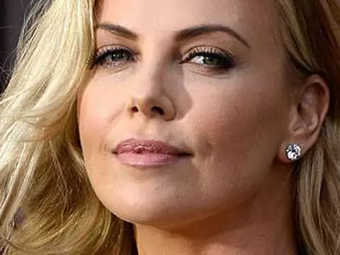 Charlize Theron e Seth Rogen vão estrelar a comédia romântica Flarsky