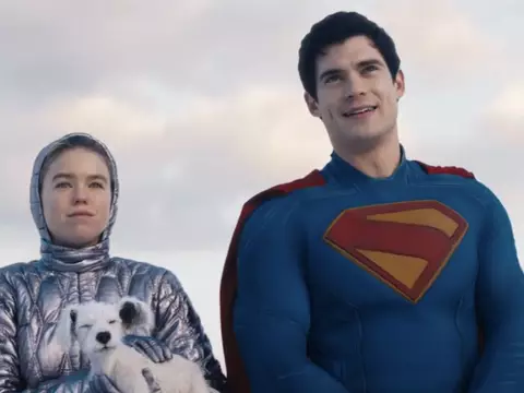 Supergirl e Superman/Reprodução