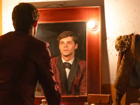 Aquel | Final explicado de la serie biográfica de Raphael