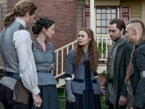 Elenco em cena de Outlander/Starz/Divulgação