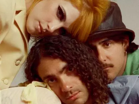 Paramore en imagen promocional de This is Why (Reproducción)