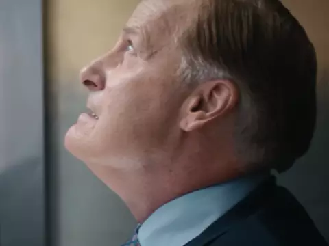 Jeff Daniels aparece pressionado em teaser de Um Homem por Inteiro; veja