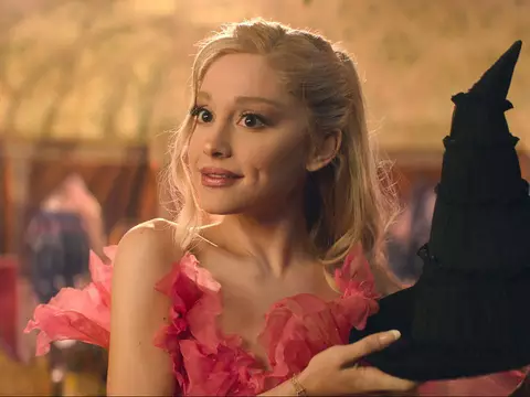 Ariana Grande em Entrando Numa Fria 4