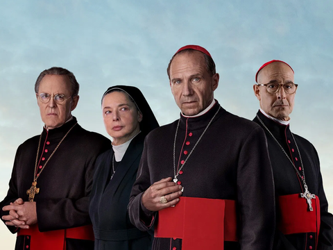 Conclave: O Drama dos Bastidores do Vaticano Retorna aos Cinemas Brasileiros