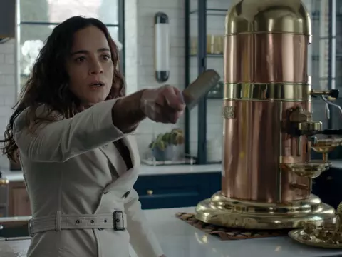 Alice Braga já está torcendo pela 3ª temporada de Matéria Escura; confira