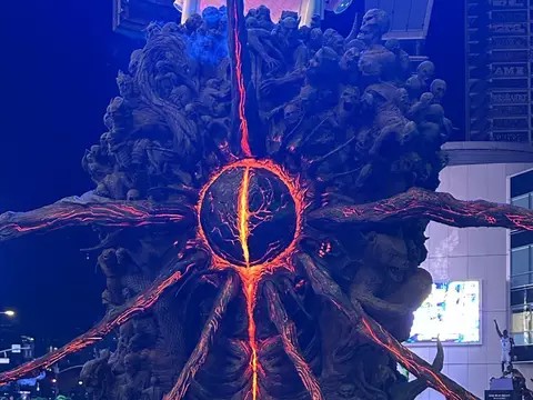 The Game Awards 2025 | Estátua misteriosa aparece fisicamente nos EUA