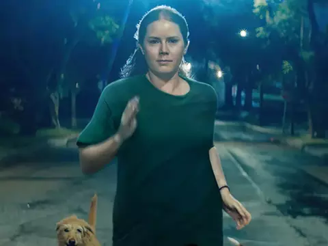 Canina | Filme com Amy Adams ganha data de estreia no Disney+