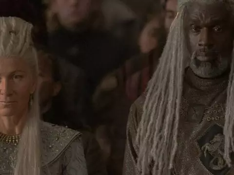 Rhaenys (Eve Best) e Corlys (Steve Toussaint) em cena de A Casa do Dragão (Reprodução)