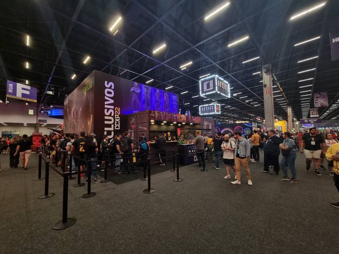 Estande da Iron Studios na CCXP22