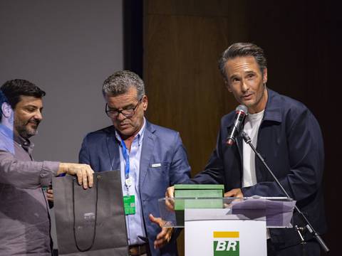 Rodrigo Santoro se emociona em evento de parceria entre Petrobrás e o cinema 