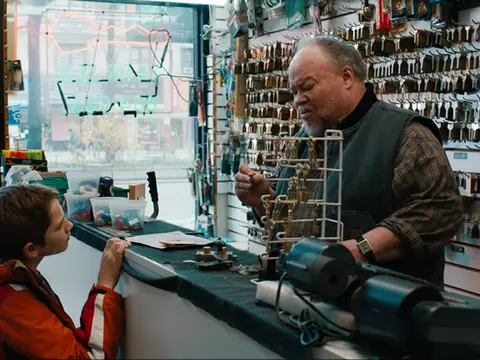 Tão Forte e Tão Perto | Veja Tom Hanks e Sandra Bullock em 38 imagens do filme