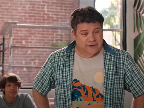 Sean Astin vive desenvolvedor de games em trailer da comédia Hero Mode