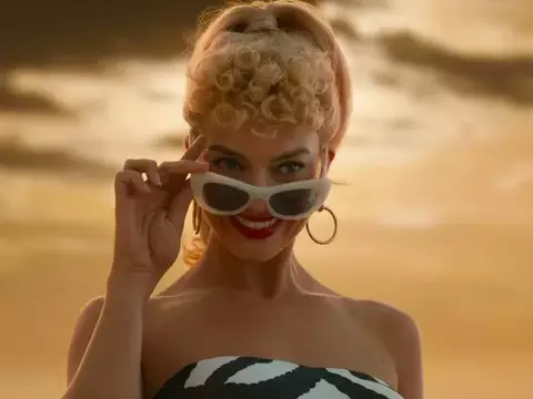 O Ataque da Mulher de 15 Metros terá roteiristas de Guerreiras do K-Pop