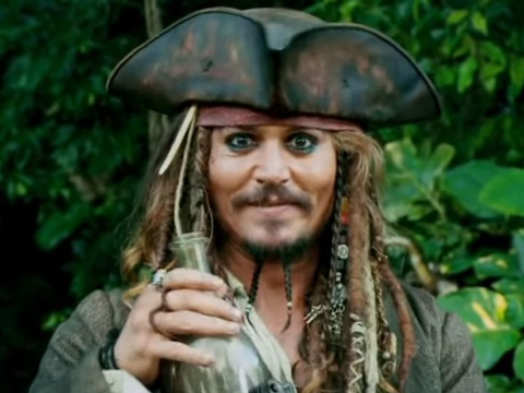 Johnny Depp, como Jack Sparrow, em Piratas do Caribe