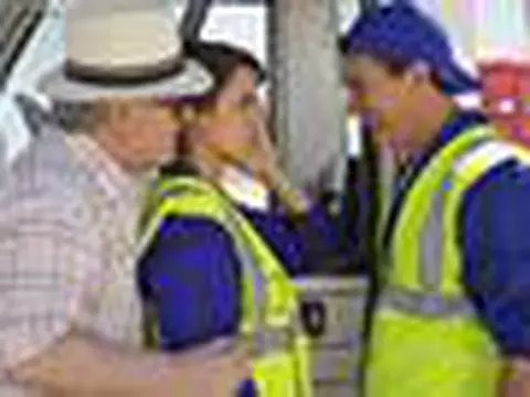 Os Amantes Passageiros | Comédia de Pedro Almodóvar ganha 30 novas imagens