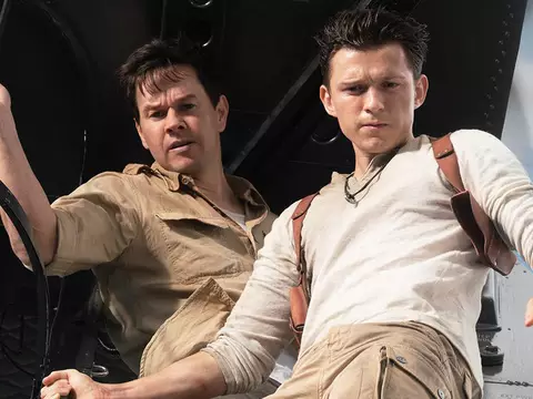 Tom Holland e Mark Wahlberg em Uncharted (Sony Pictures/Reprodução)