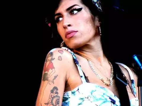 Amy Winehouse | Demo inédita, gravada quando cantora tinha 17 anos, é lançada