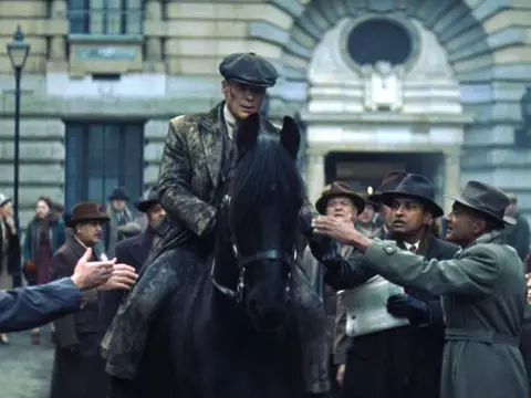 Peaky Blinders | Tommy Shelby surge em nova foto do filme da Netflix