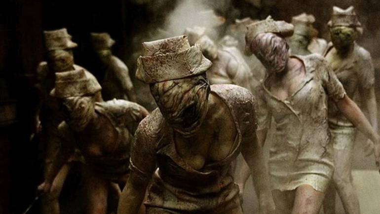 Enfermeiras monstruosas em Silent Hill.