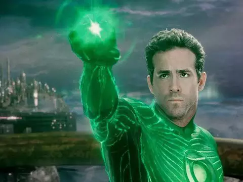 Ryan Reynolds Would "Absolutely" be Down For a 'Lanterns' Cameo