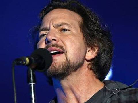 Eddie Vedder em show (Divulgação)