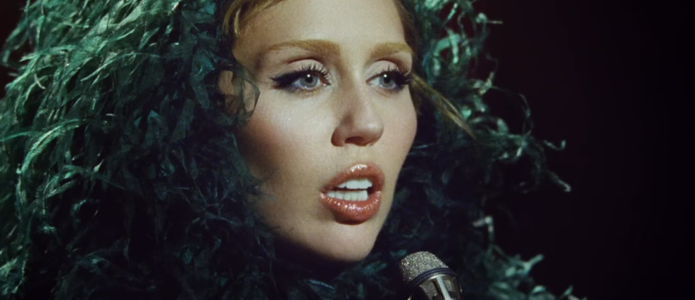 Miley Cyrus Lança Álbum 'Something Beautiful' com Participações Especiais
