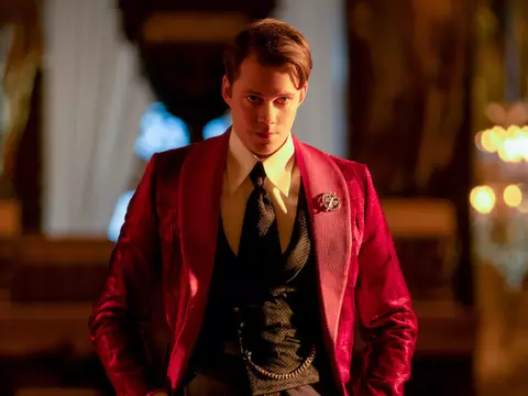 Bill Skarsgård em cena de John Wick 4