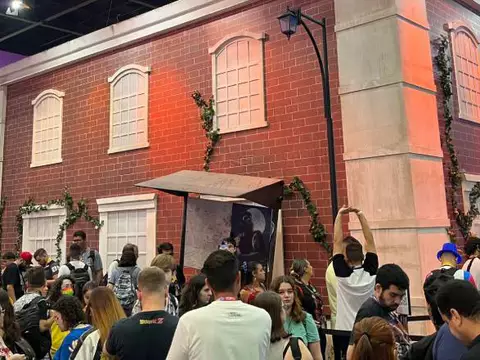 Estande de The Last of Us vira sensação da CCXP e atrai filas enormes