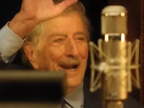 Tony Bennett no clipe de "I've Got You Under My Skin", em 2021 (Reprodução/YouTube)