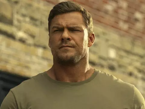 Alan Ritchson bajo investigación por agresión, te explicamos