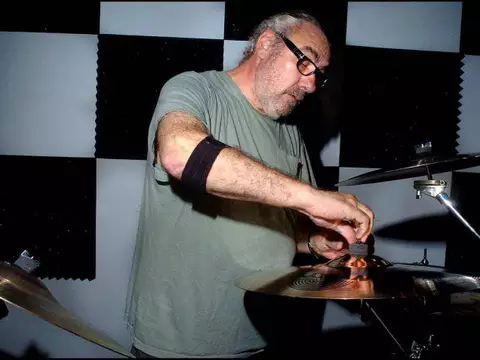 Bill Ward, ex-baterista do Black Sabbath, cancela turnê por problema no coração