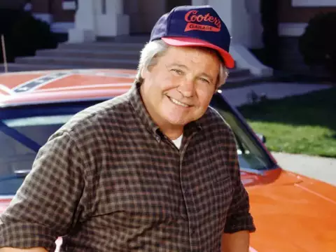 Ben Jones, From `The Dukes of Hazzard` and Former U.S. Congressman, Dies at 84