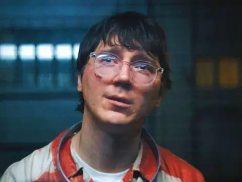 Possessão | Paul Dano deve integrar elenco de remake com Margaret Qualley