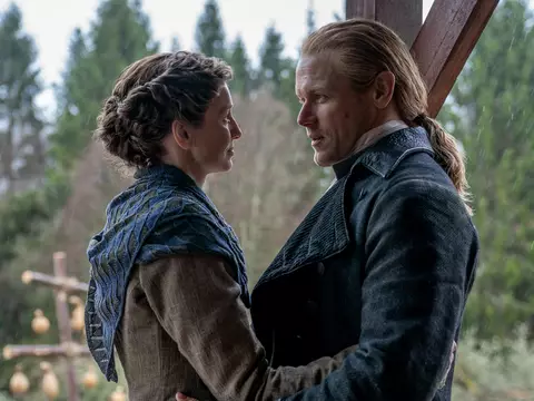 Foto de Caitríona Balfe e Sam Heughan em Outlander/Reprodução
