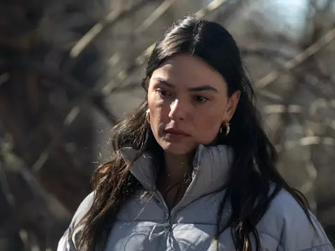 Código Alarum | Isis Valverde