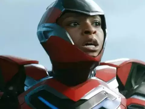Dominique Thorne em Coração de Ferro (Reprodução)
